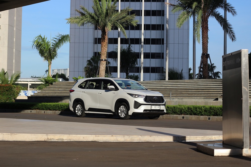 Rental Toyota Zenix Padang Sumatera Barat